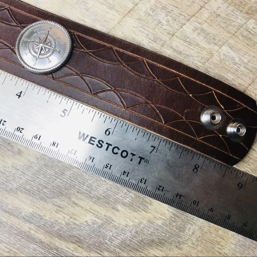 Hand tooled compass brown leather cuff-Host Pick - Picture 3 of 4